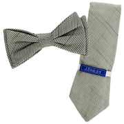 Johnny Bowtie - Basil